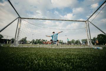 FIFA狂降12亿！央视仍拒签，世界杯中国球迷观赛权生死倒计时3天（配图示意）